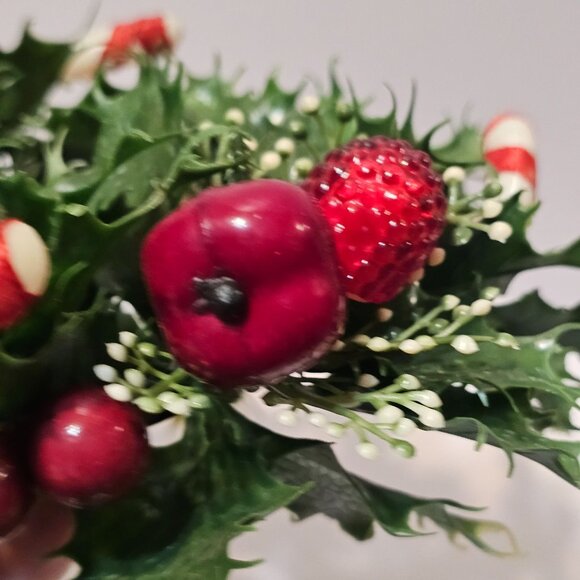 Vtg 8" MCM Plastic Christmas Pillar Candle Ring Wreath Candy Canes Fruit - Picture 4 of 9